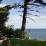 <p align=left>Vue de la mer de notre emplacement de camping, à L'Anse au Griffon. Café du matin qu'on étire. Pas pressées de partir. 